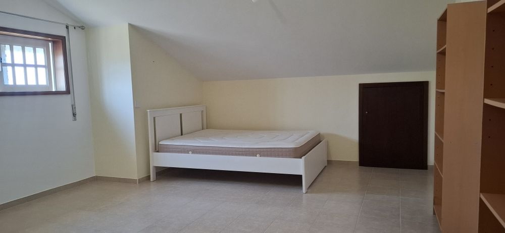 Quartos para arrendar em Pedroso - só senhoras