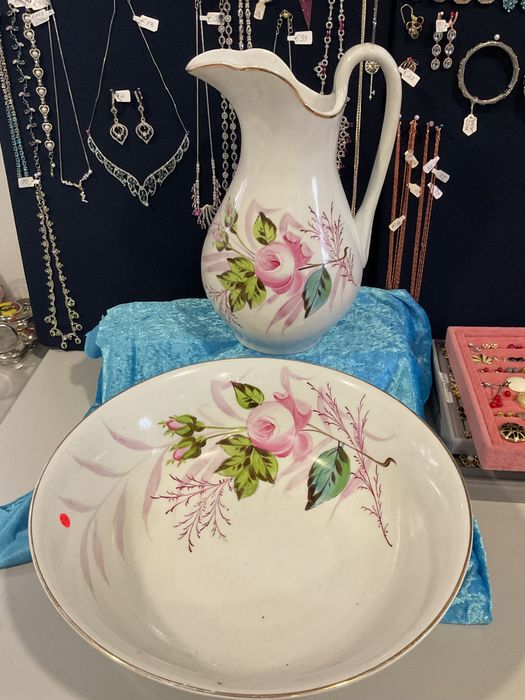 Jarro e bacia Vista Alegre peças Antigua’s.