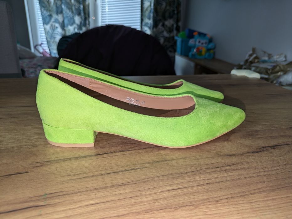 Buty balerinki na obcasie 38