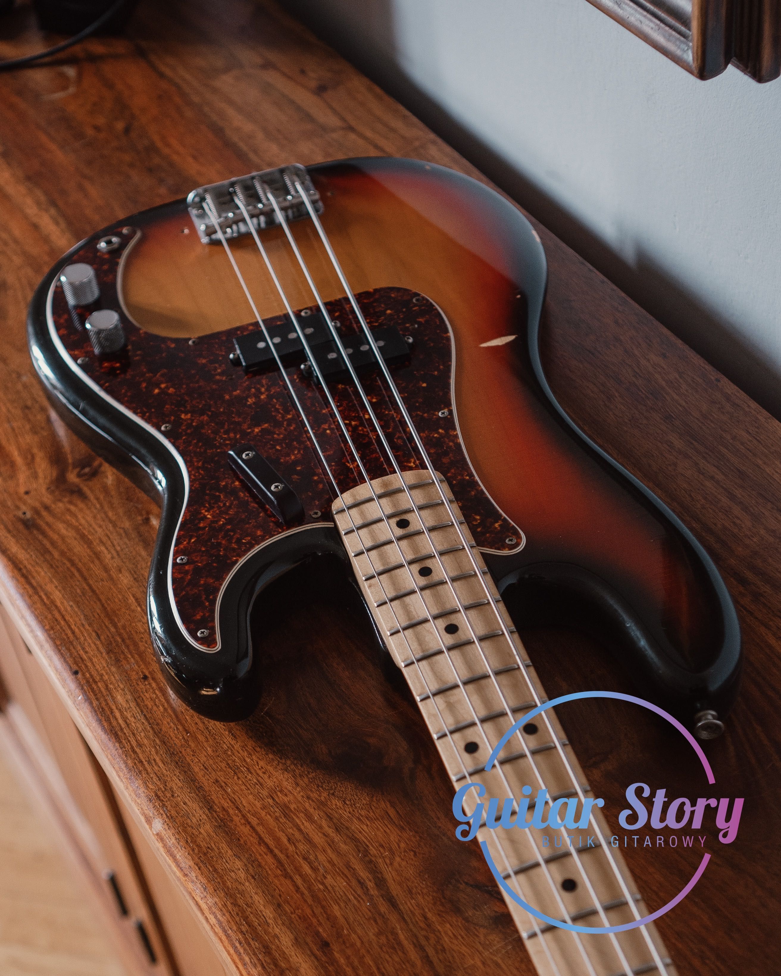 1972 Fender Precision Bass | Case