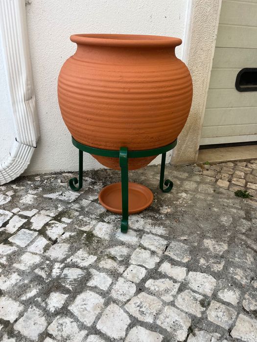 Vasos barro com suporte em ferro