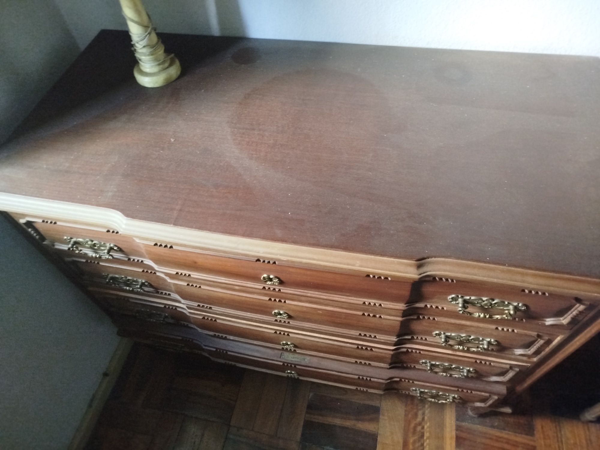 Vendo Cómoda  100€ e móvel da sala usadas 50€
