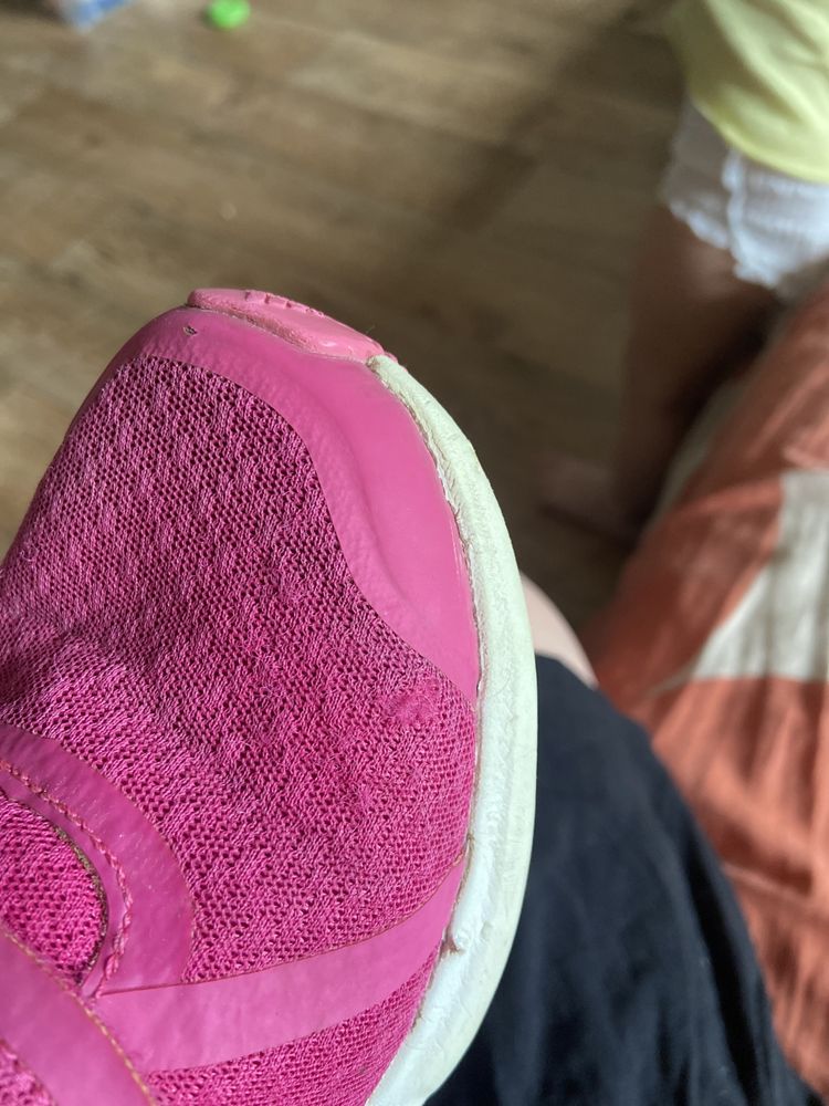 Кросівки для дівчинки Adidas. Рожеві кросівки 33р.