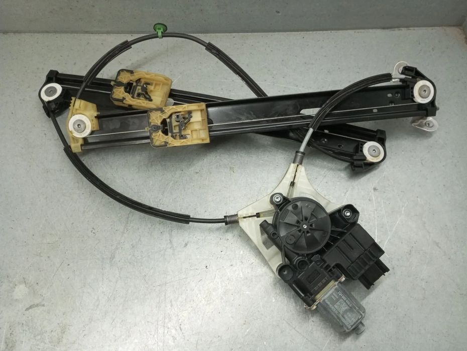 Elevador vidros frente esquerdo VOLKSWAGEN Polo (AW1)