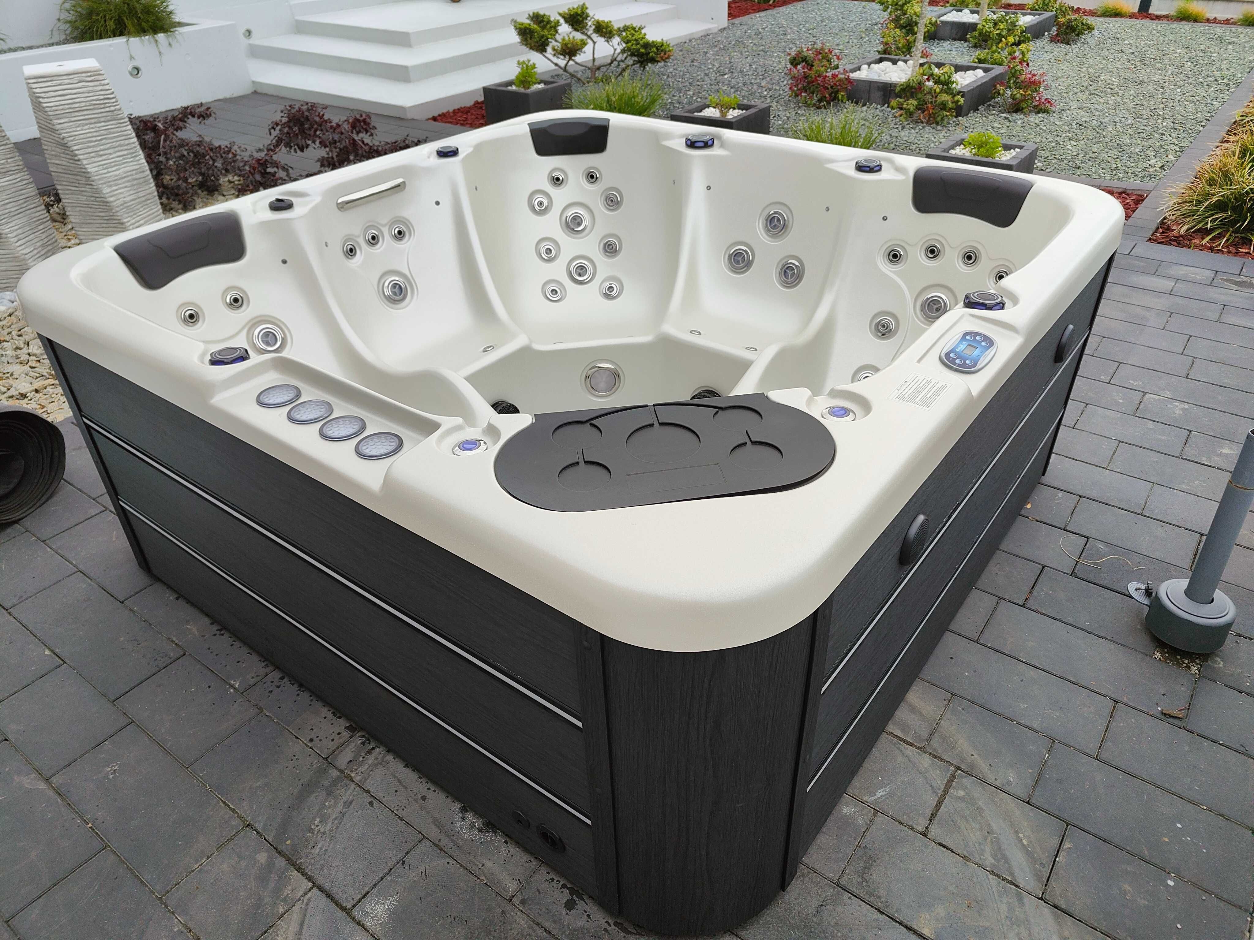 Nowe jacuzzi ogrodowe Balboa , aristech , LED RGB , bluetooth, 218x218