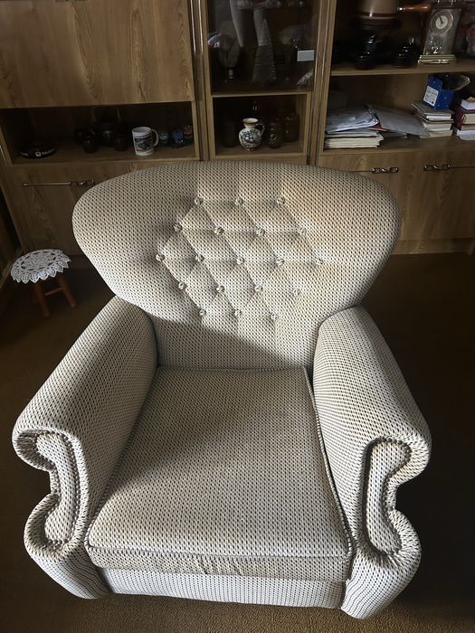 Sofa cama e 2 individuais