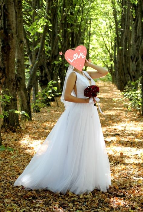 Біла весільна сукня 44 розміру + у подарунок прикраса