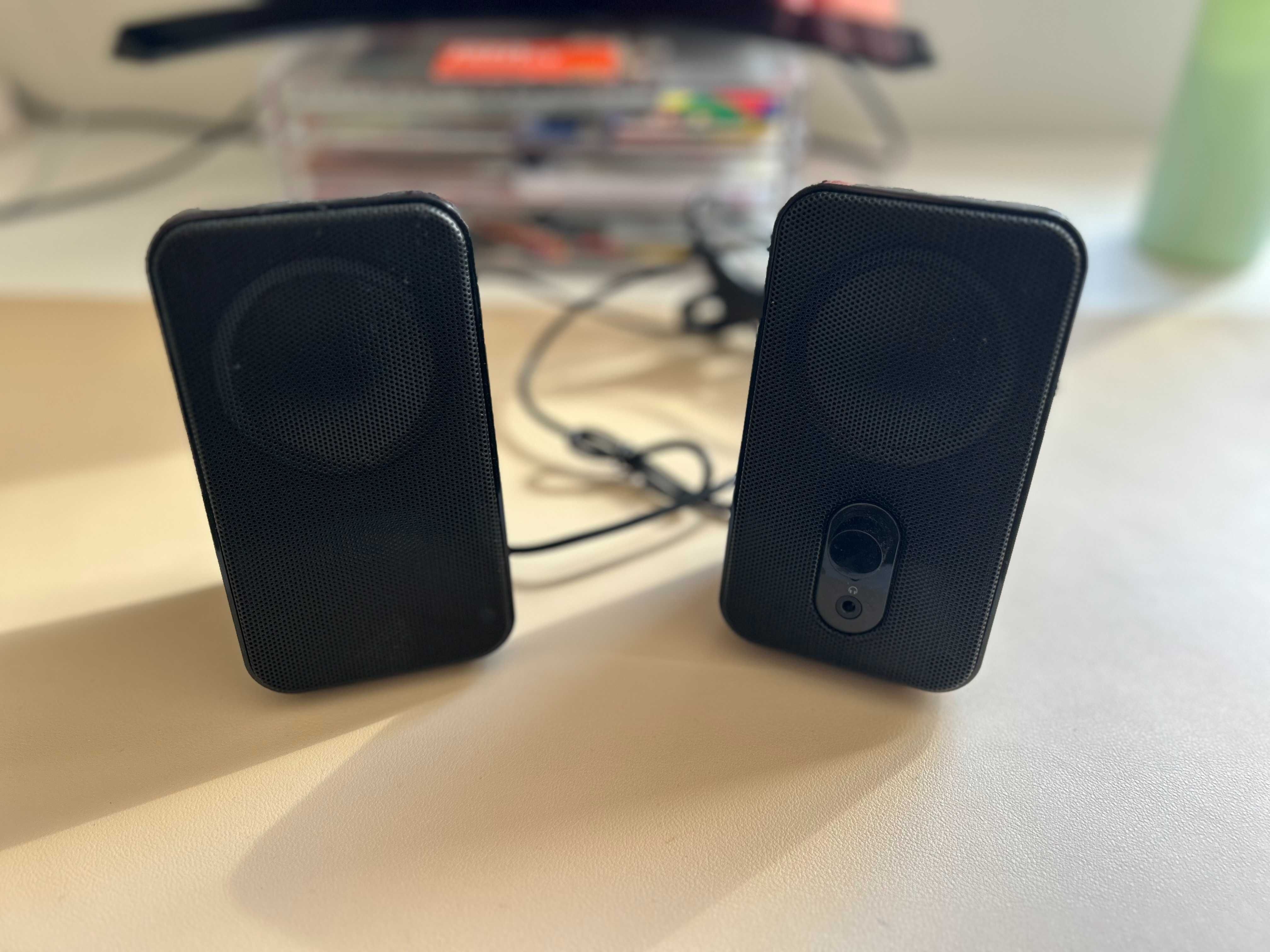 Colunas para computador Amazon basics