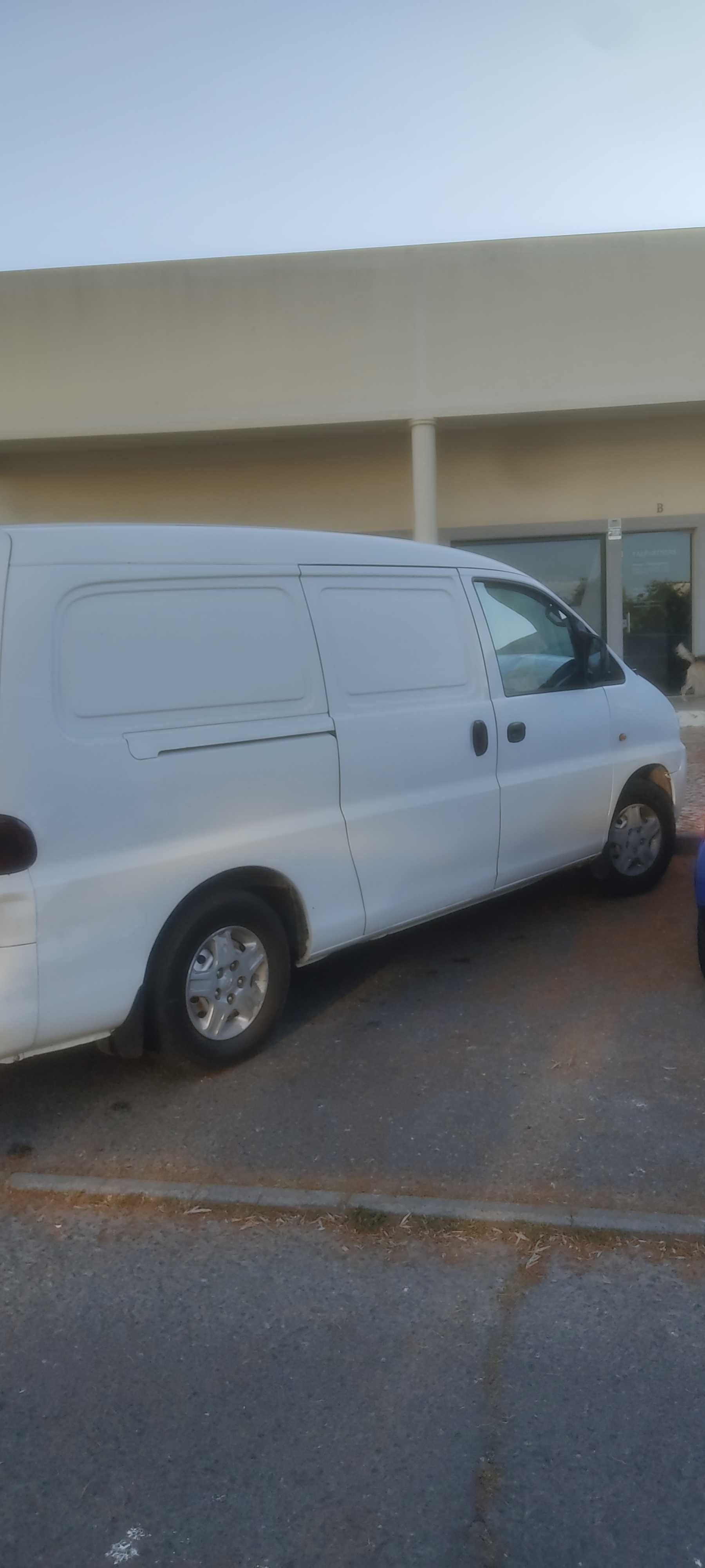 Carrinha Hyundai h1  em bom estado