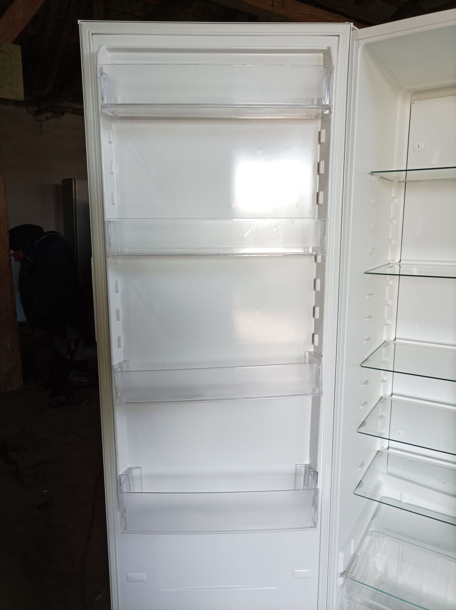 Холодильник без морозілки, холодильна камера