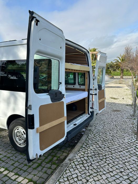 Carrinha Ford Transit T330 9 lugares