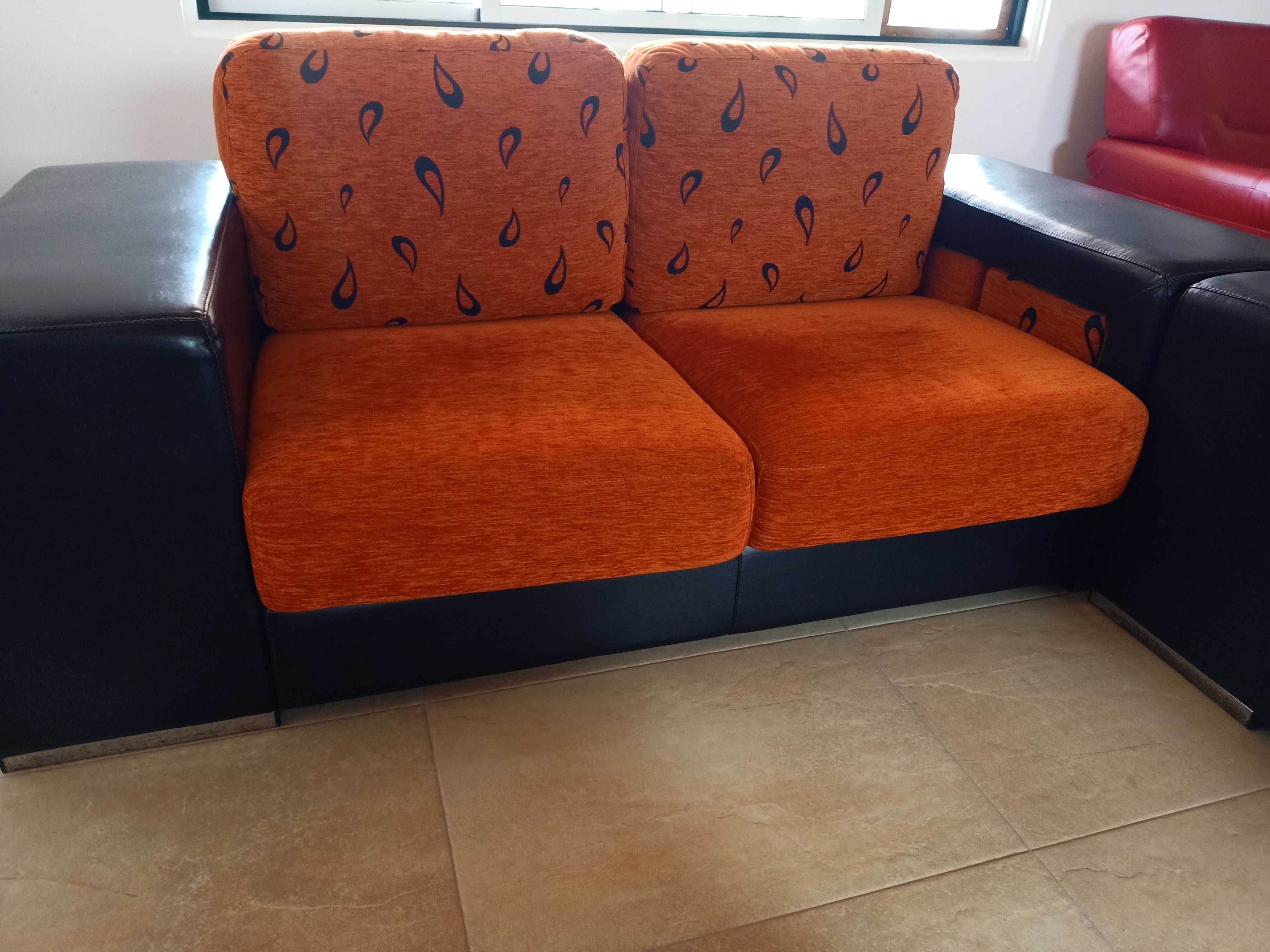 Conjunto 1 sofa de pele 3 lugares max. +  mesa