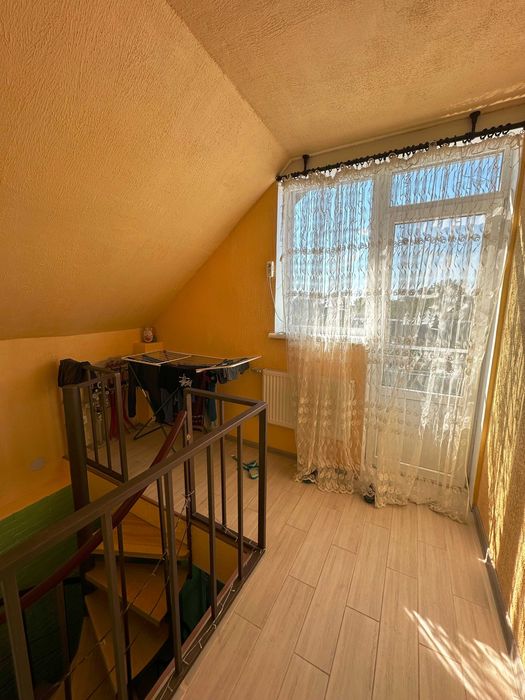 Продам капітальний 2-х поверховий будинок, 10 хв. від м. Індустріальна