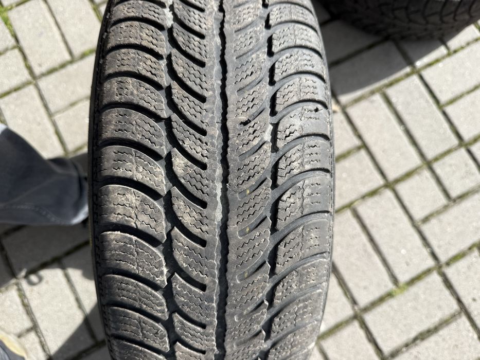 Одна шина зимова 185/60 R14