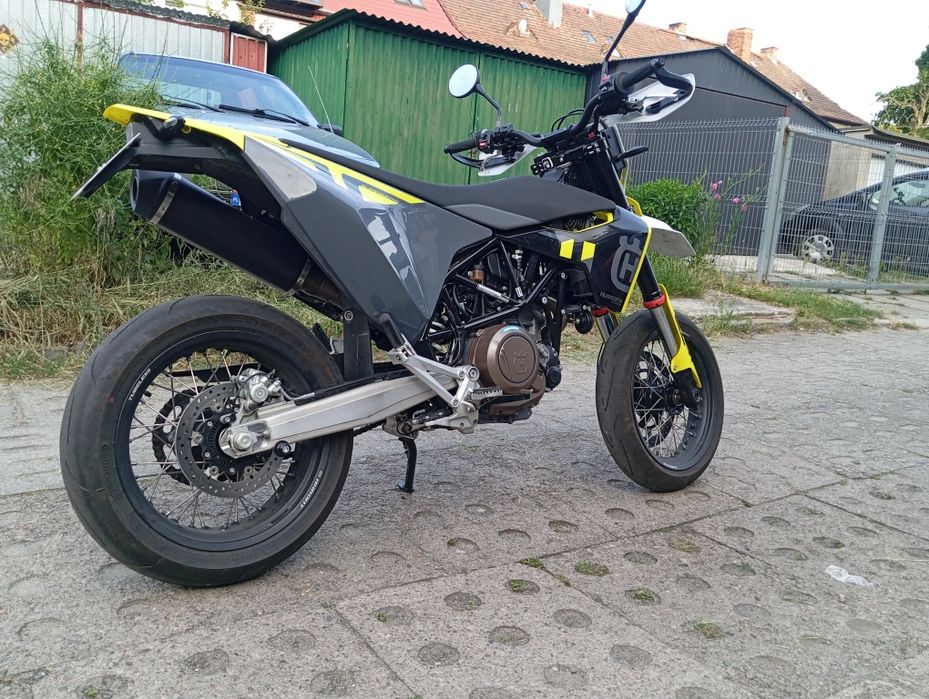 Husqvarna 701 supermoto