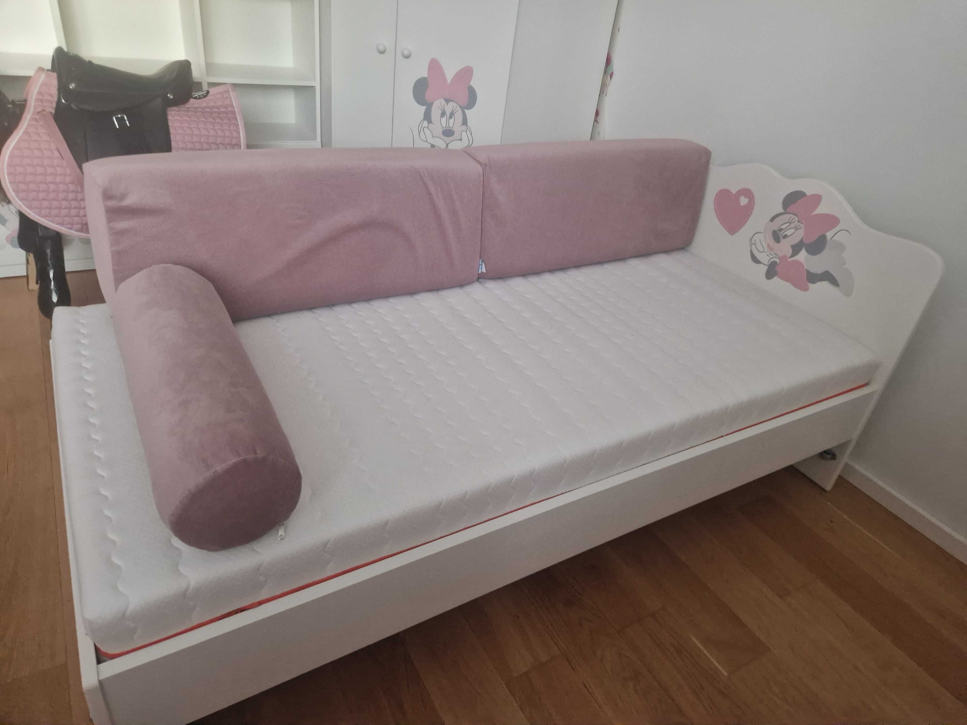 Zestaw meblowy dla dziewczynki
