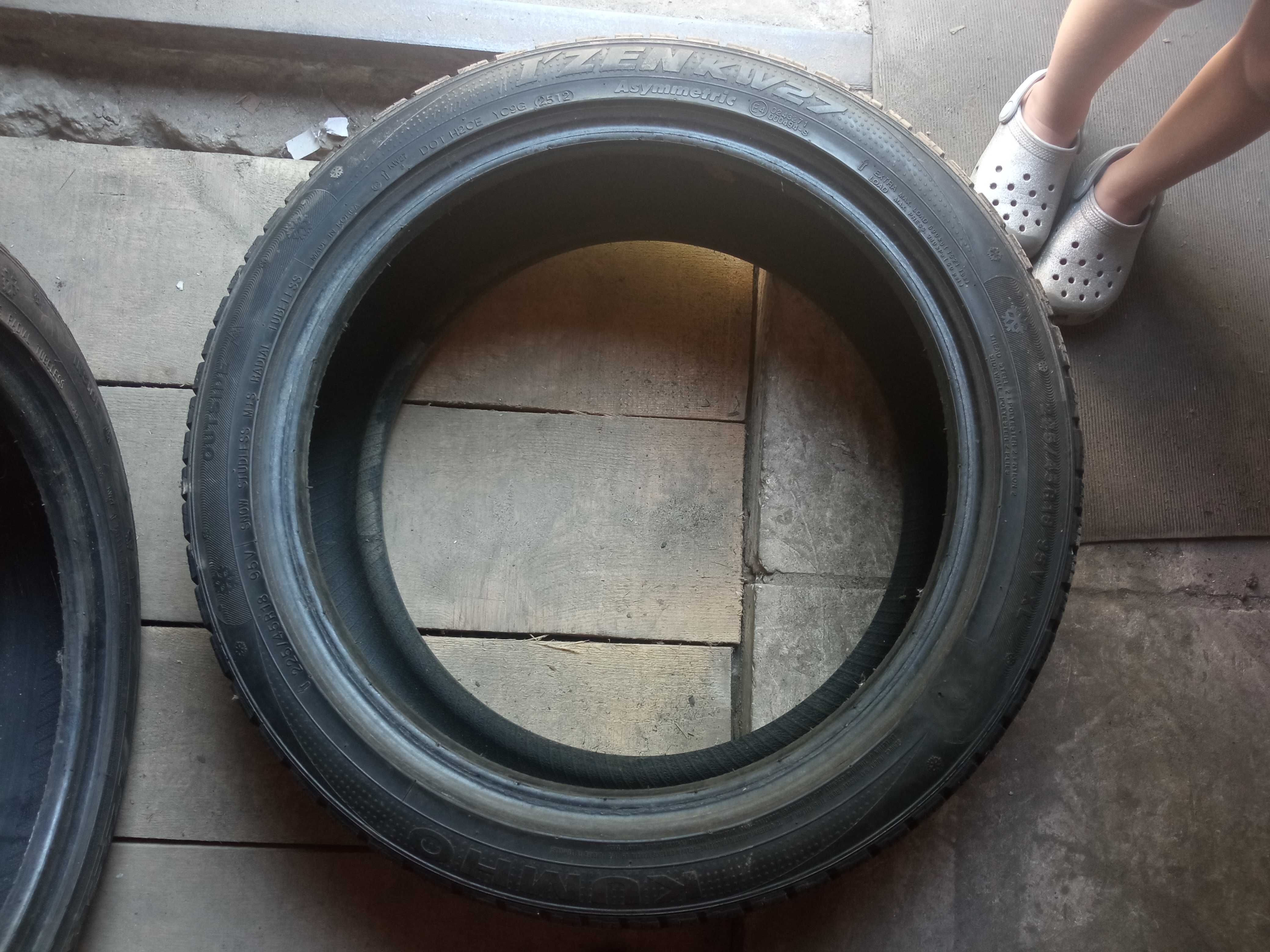 225/45 r18 Kumho I'Zen KW27 зимняя резина зима пара 3000грн