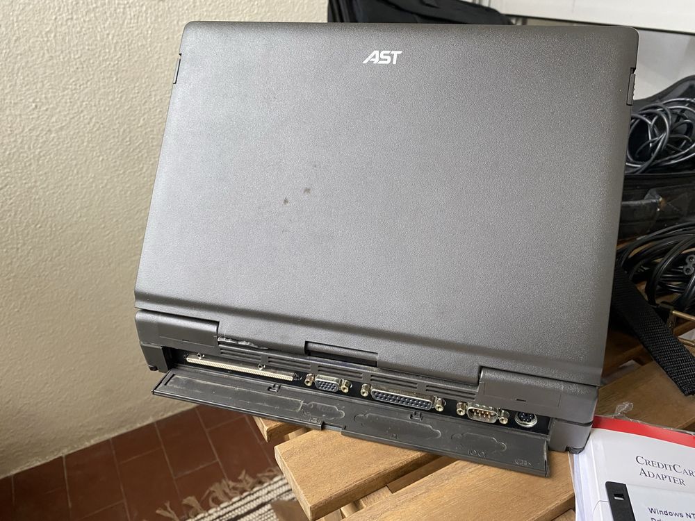 Computador portátil vintage Notebook AST * ler descrição *