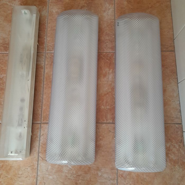 Armadura para lâmpadas florescentes