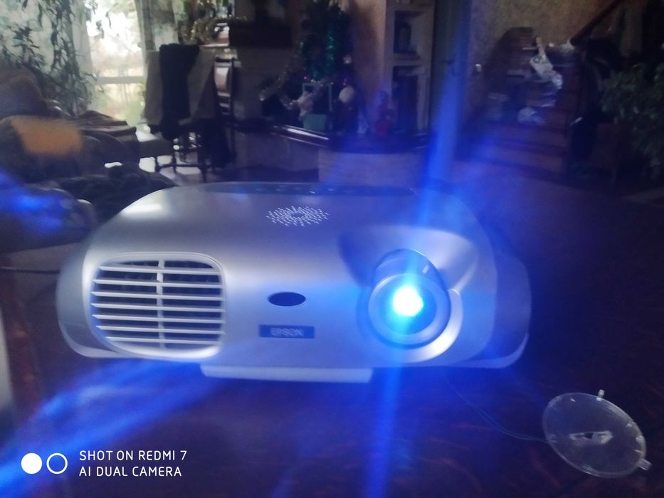 Мультимедійний проектор Epson EMP-S1