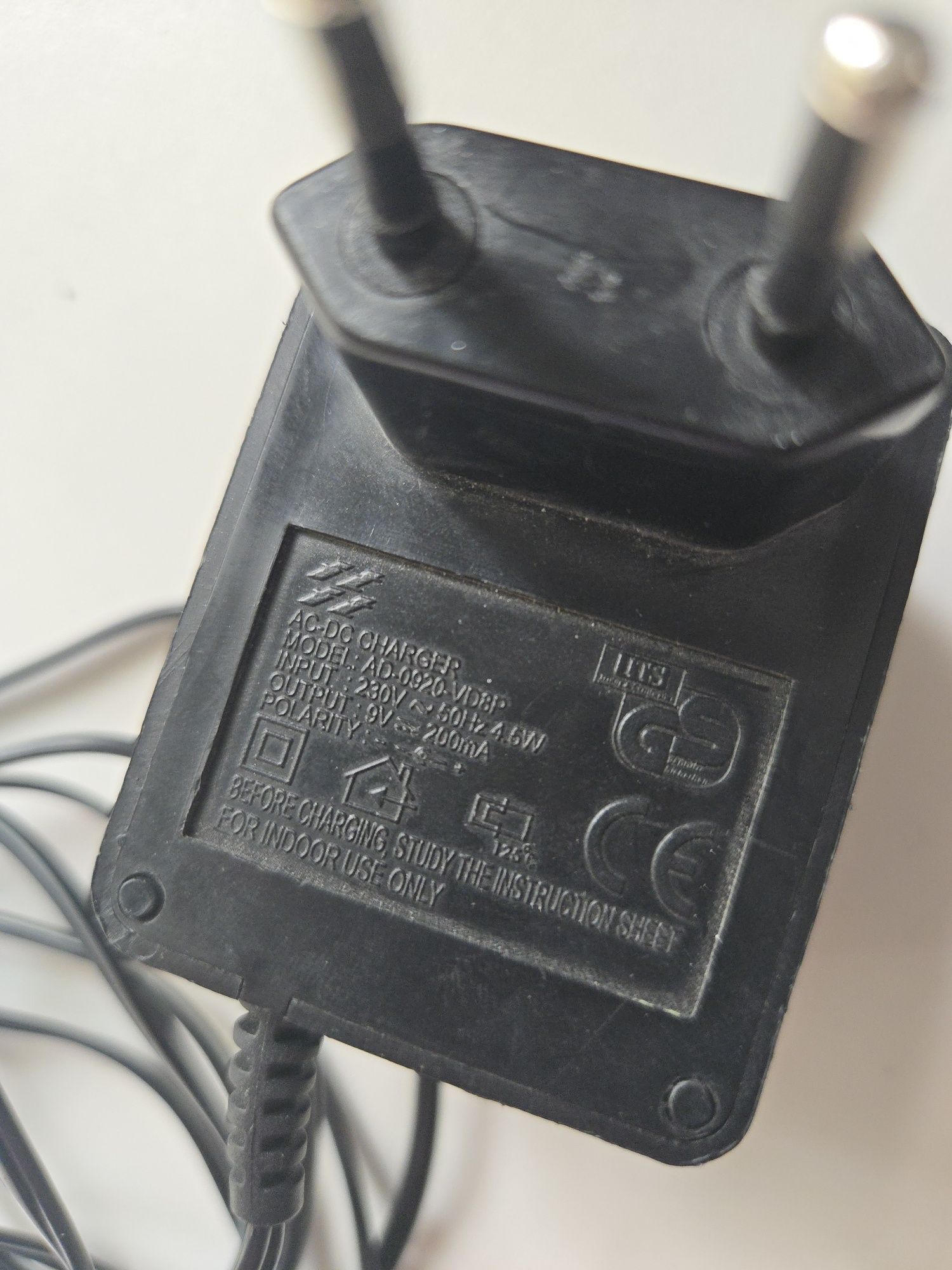 zasilacz sieciowy ładowarka 9V 200MA ac dc model ad 0920 vd8p