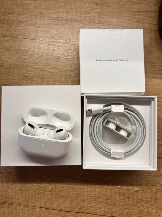 AirPods Pro MWP22 (A2083 A2084 A2190 with wireless charging case)