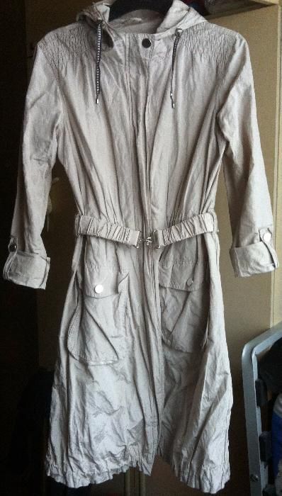 Женский плащ c капюшоном голландского дома моды WE Fashion