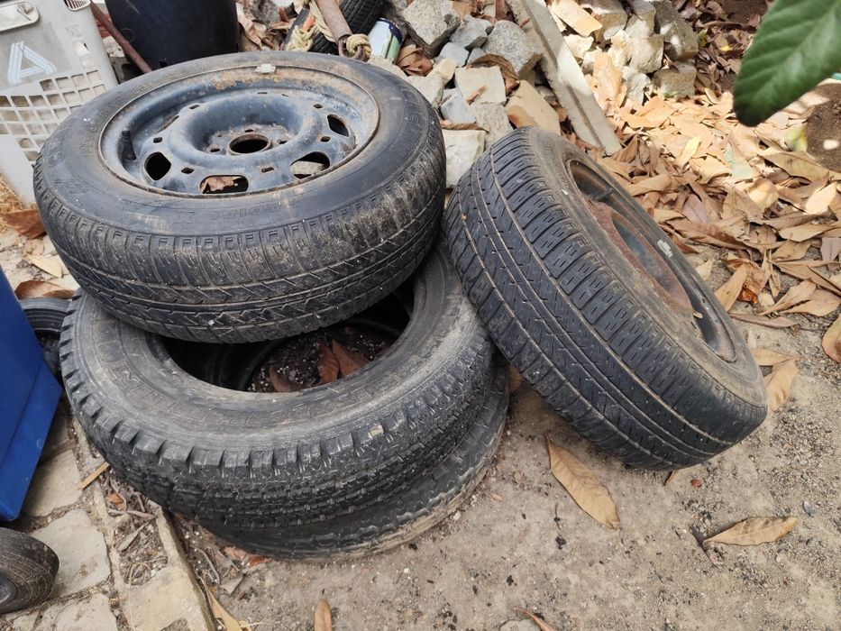 Duas jantes ferro R14 (185/65 R14)