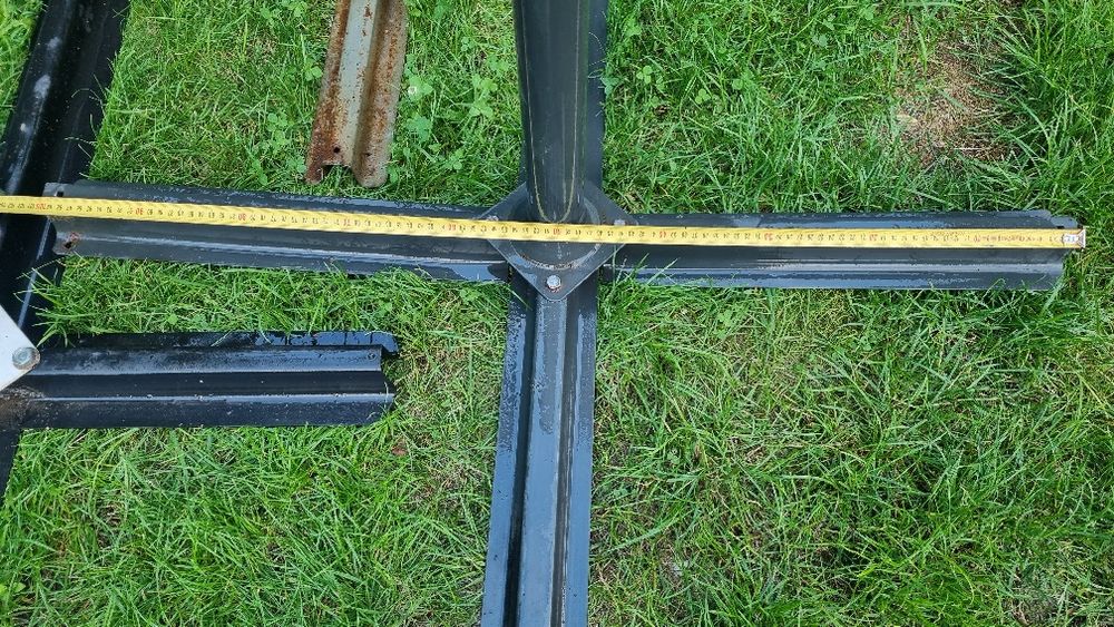 Stojak na parasol pod płyty, uchwyt pod parasol