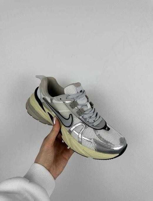 Женские кроссовки Nike V2K Runtekk Summit White Silver 36-41 найк