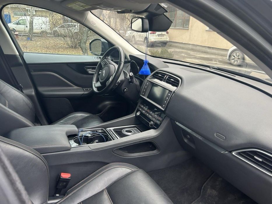 Продам автомобіль Jagyar F-Pace