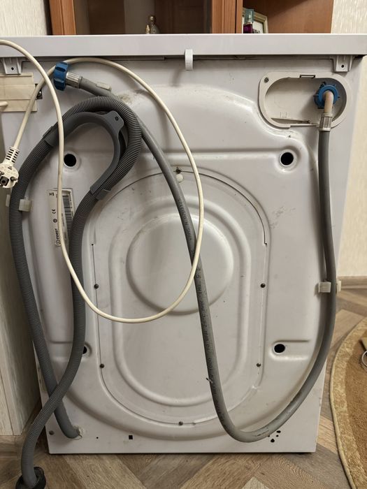 Пральна машина indesit WISL105