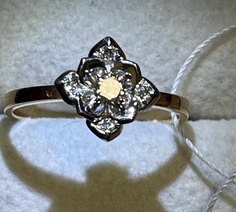 Новое золотое кольцо с натуральными бриллиантами, р. 18