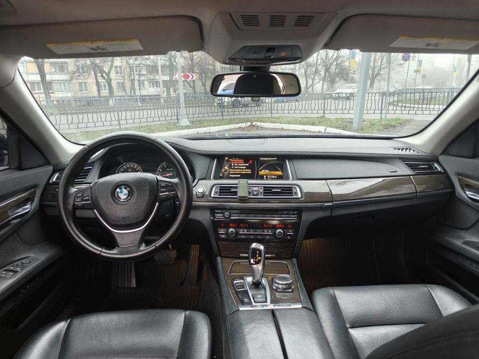 Продам BMW 7 series  Xdrive