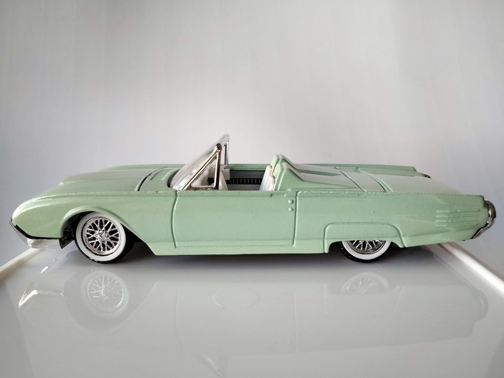 1/43 Ford Thunderbird Roadster - 1964 (Solido)