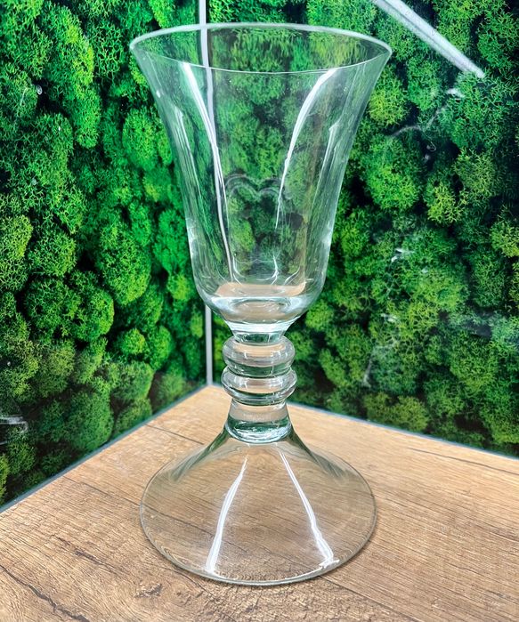 Piękne kryształowe świeczniki kielichy