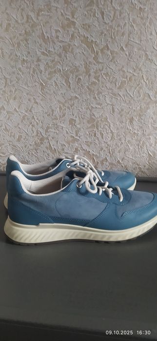 Жіночі кросівки ECCO,39р.Оригінал.