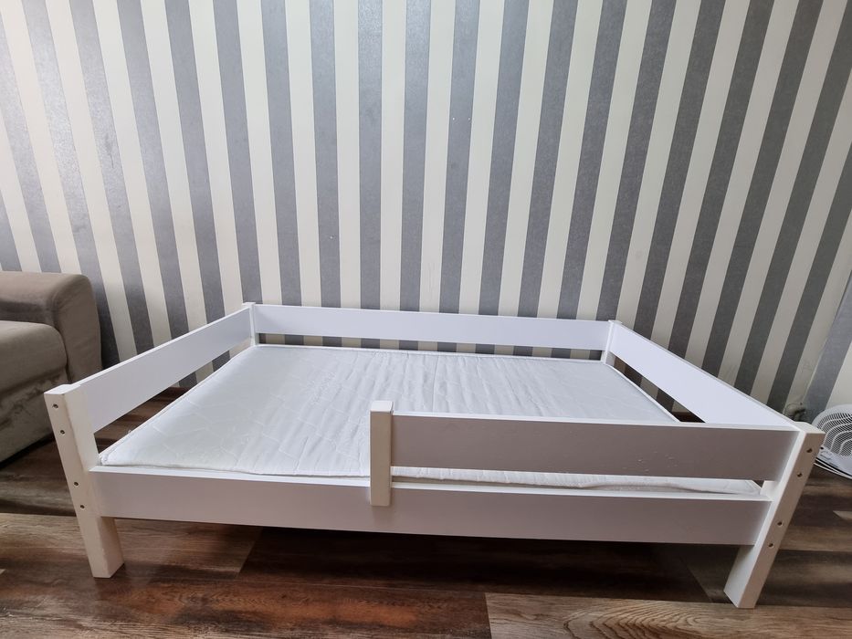 Стильне та комфортне дитяче ліжко
