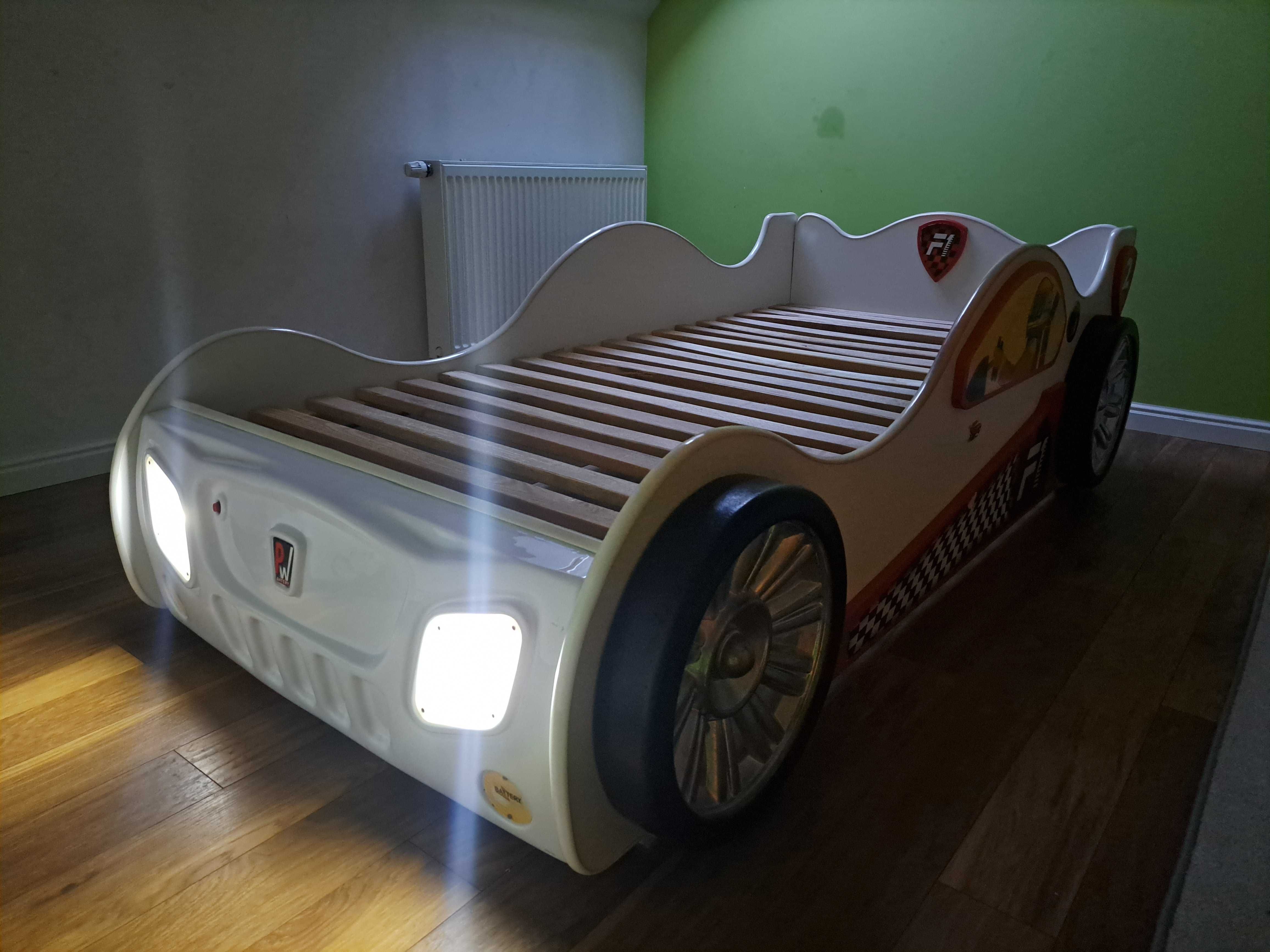 Łóżko dla chłopca 110x205 ze stelażem. Auto. Z dowozem do 15km w cenie