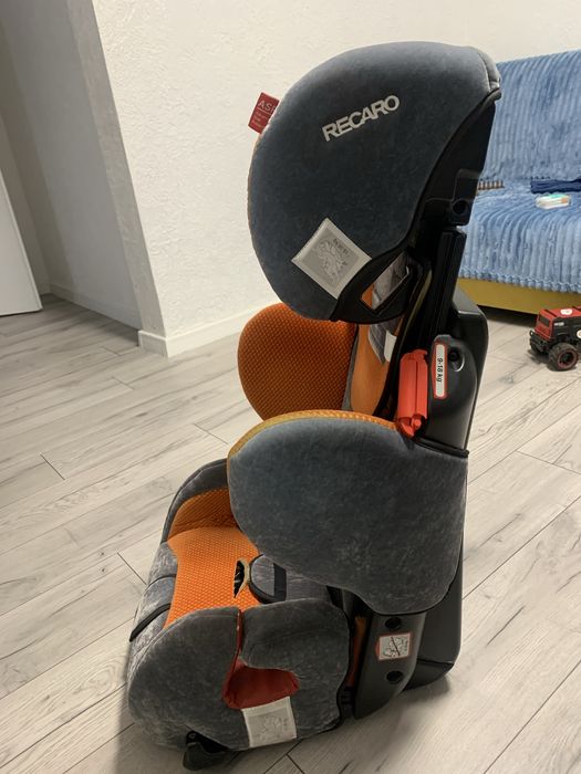 Дитяче автокрісло