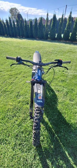 SPRZEDAM elektryczny cross SURRON  LIGHT BEE S stan bardzo dobry, gara