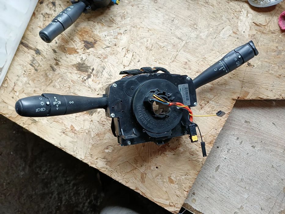 PRZEŁĄCZNIK ZESPOLONY CITROEN C3 96576773XT  TAŚMA