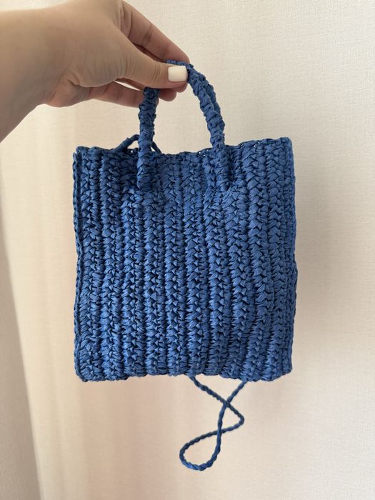 Сумка з рафії Stradivarius синя