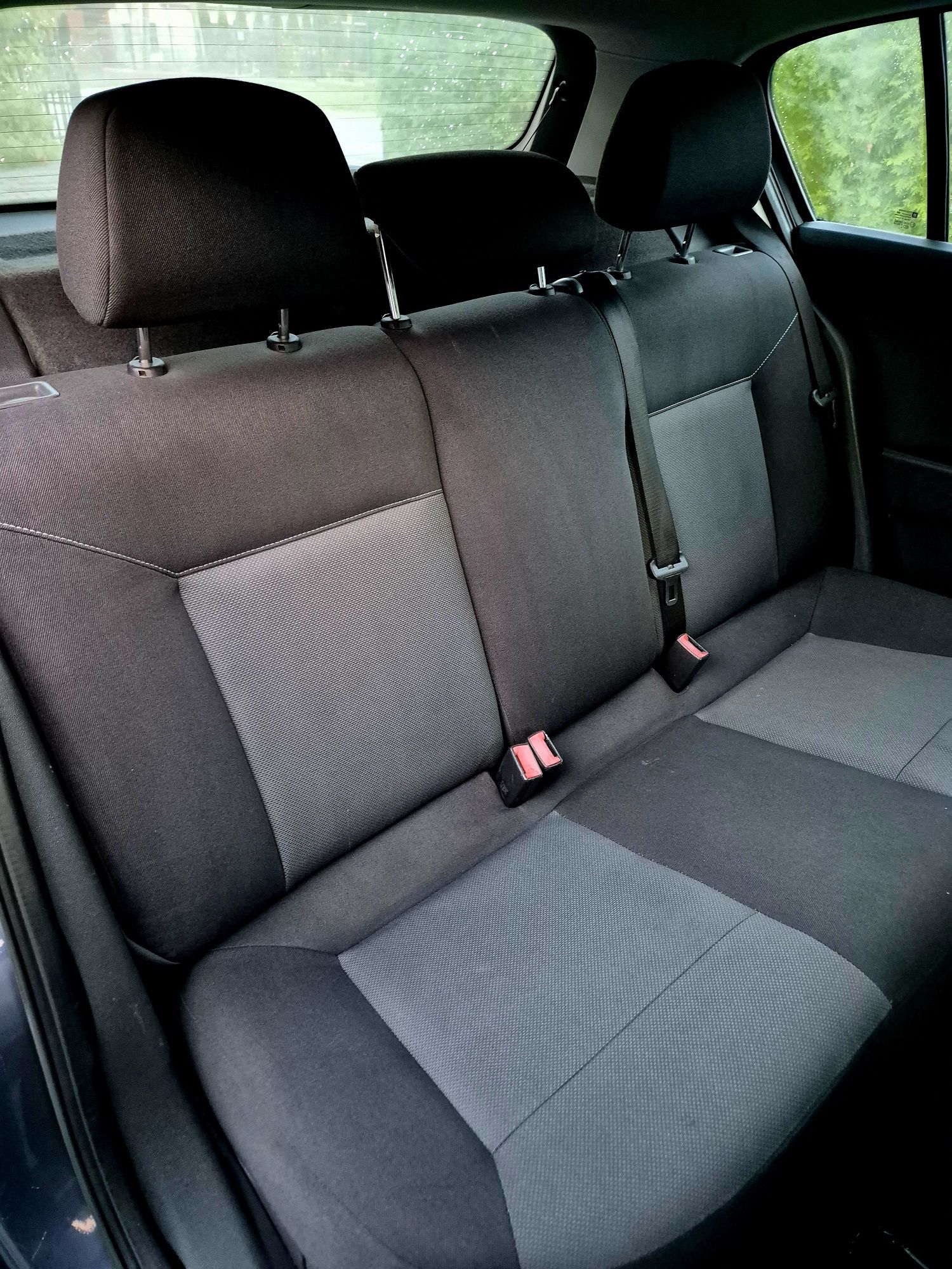 Opel Astra 1.4 benzyna 2007r od emeryta długo opłaty klima hak isofix