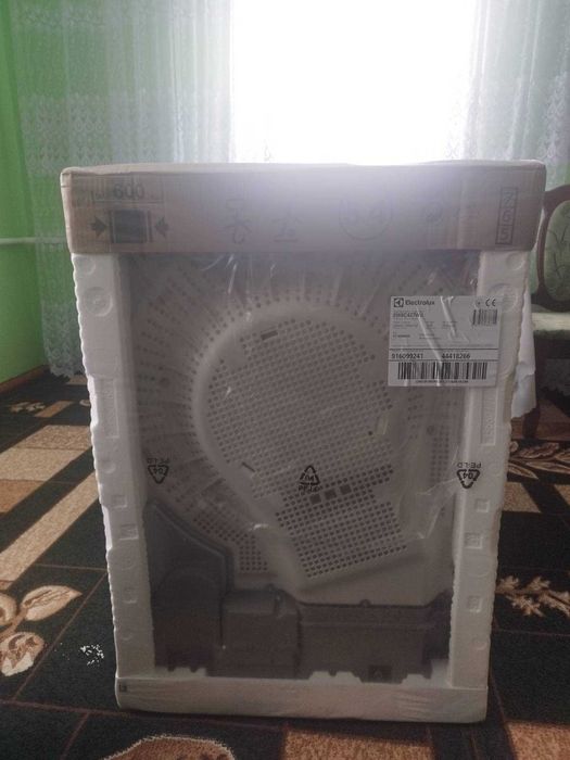 Сушильна машина Electrolux EW6C427WU