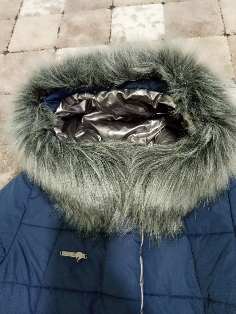 Зимове пальто на дівчинку, ріст 146 см