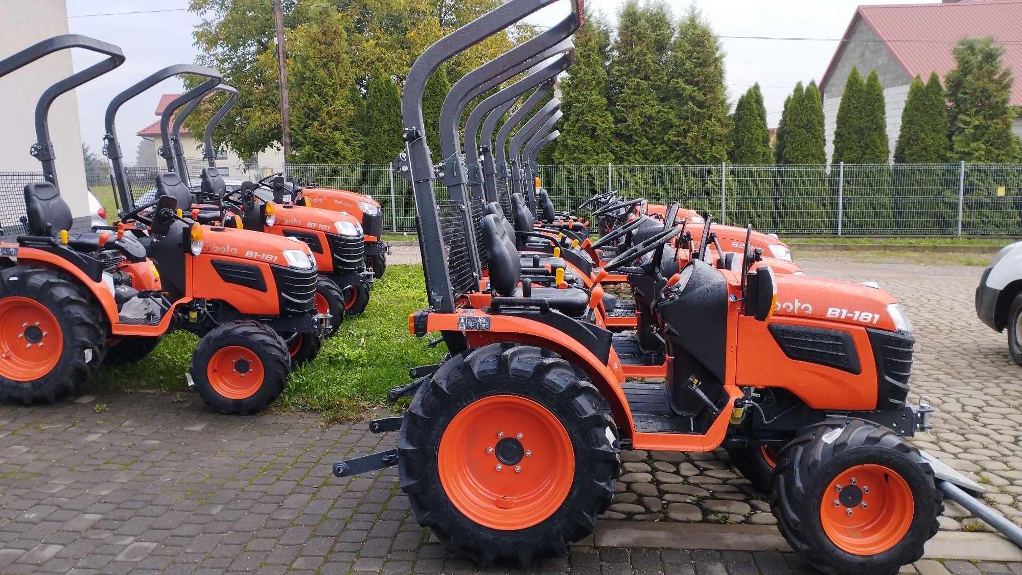 Ciągnik Rolniczy Komunalny Kubota B1181