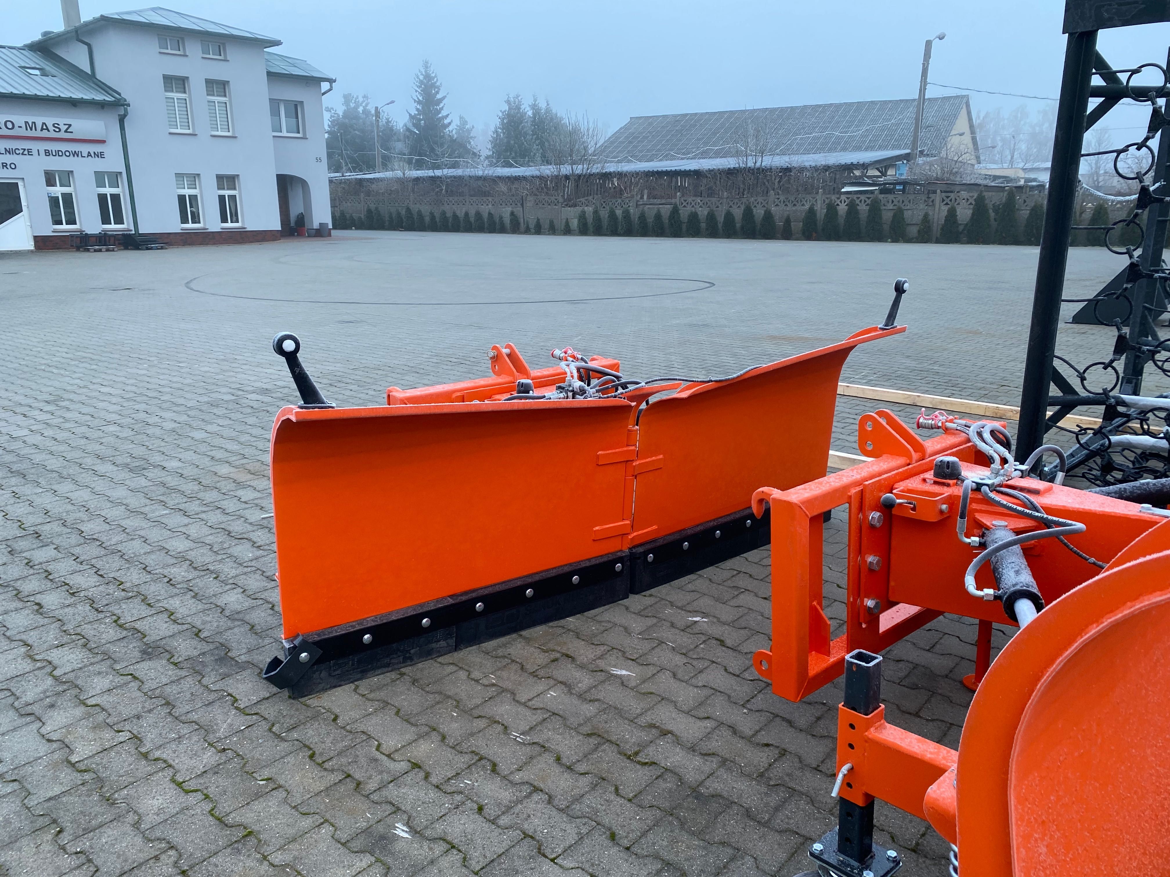 Nowy pług do śniegu strzałkowy komunalny 2,6 m TUZ Euro Metal-Technik