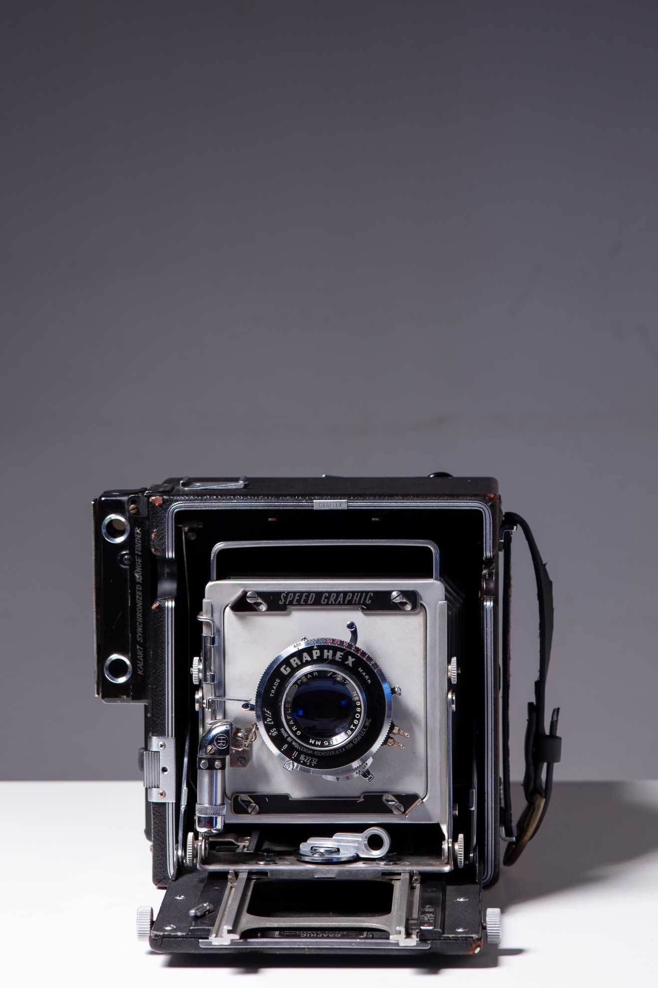 Camara 4 x 5" grande formato Graflex Speed Graphic - Optar 135mm F/4.7