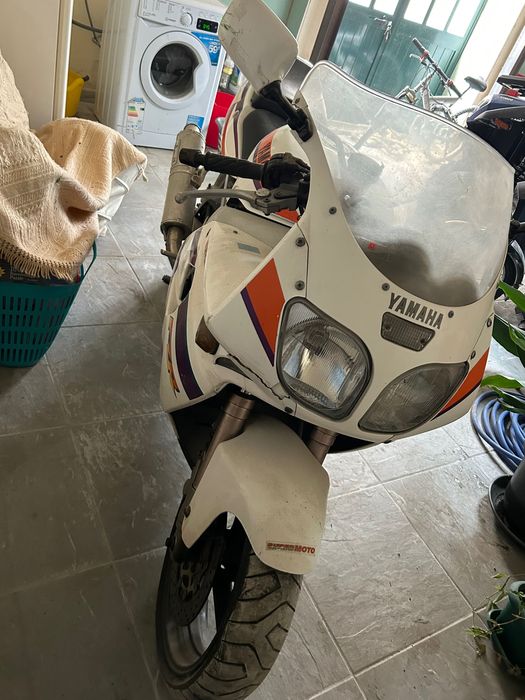 Yamaha 600 fzr..